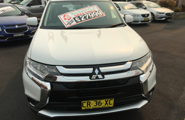 2017 Mitsubishi Outlander ZL ES Suv