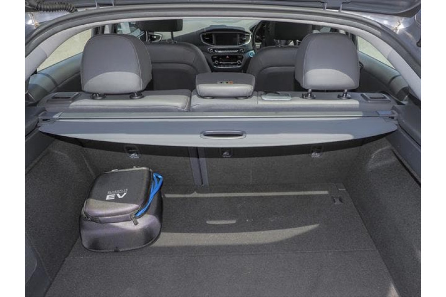 2019 Hyundai IONIQ AE.2 Electric Premium Hatch Image 4