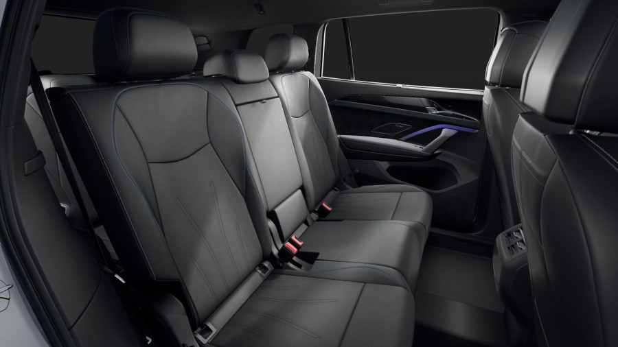 2025 MY26 Volkswagen Tayron R4 195TSI R-Line SUV Image 9