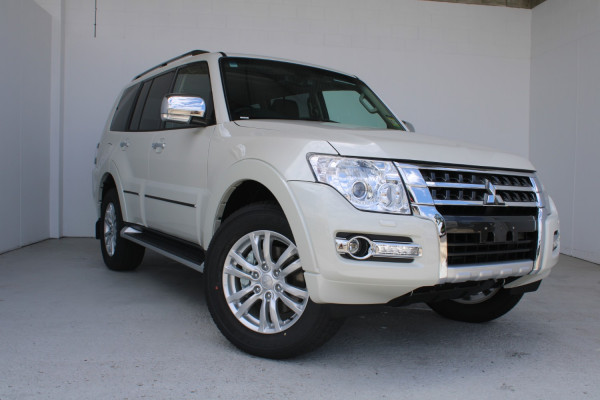 Mitsubishi Pajero Exceed NX