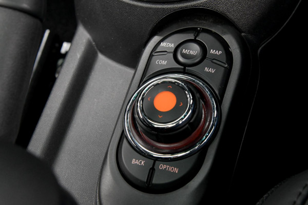 2020 MINI Cooper F55 LCI Cooper S Paddy Hopkirk Edition Hatch image 19