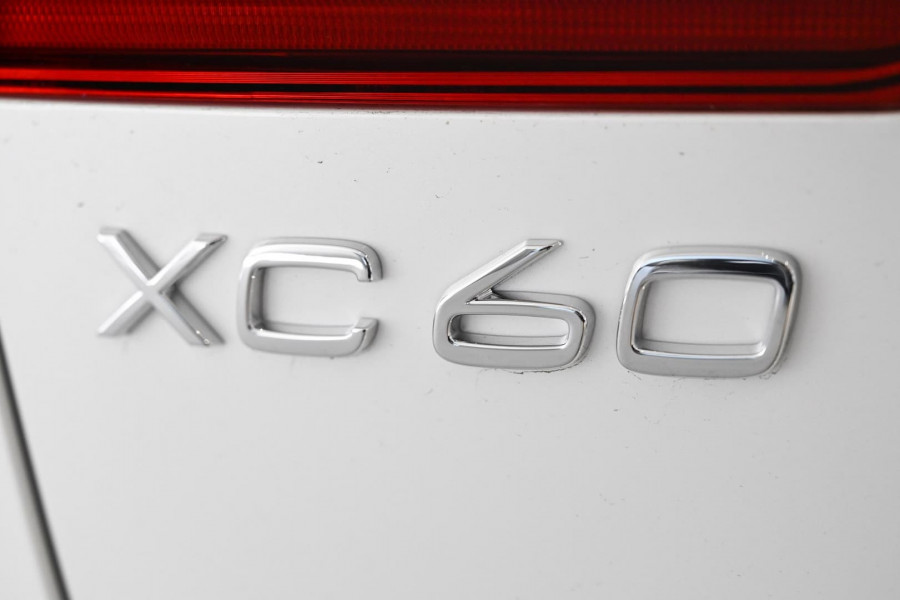 2021 MY22 Volvo XC60  B5 Inscription Suv Image 10