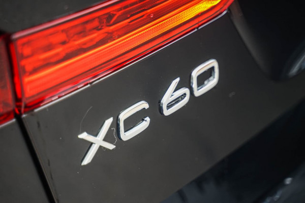 2020 MY21 Volvo XC60 UZ T5 Momentum Suv