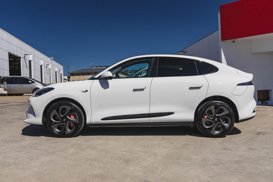 2025 MG IM6 S12L Platinum SUV Image 5