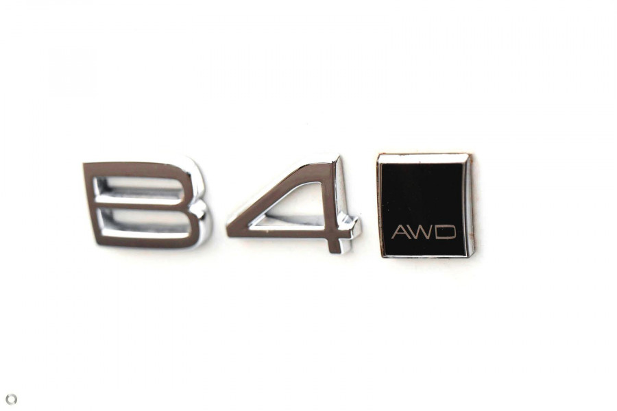 2024 MY25 Volvo XC40  Ultra B4 Bright SUV Image 9