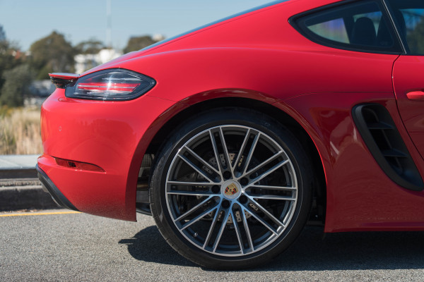 2024 Porsche 718 Cayman Coupe Image 11
