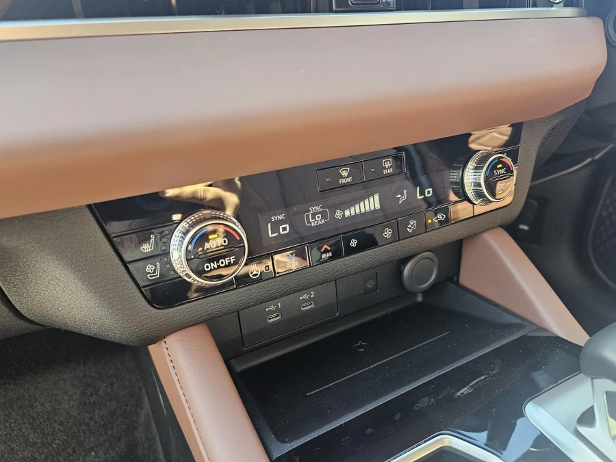 2025 Mitsubishi Outlander ZM Exceed Tourer SUV Image 17