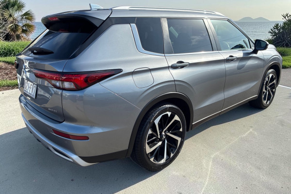 2022 Mitsubishi Outlander ZM Aspire SUV Image 3