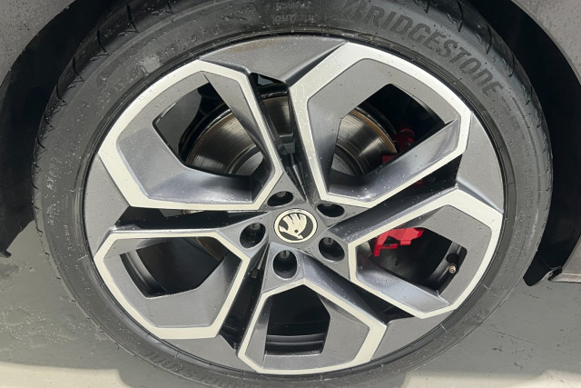 2022 Skoda Octavia NX RS Sedan Image 22