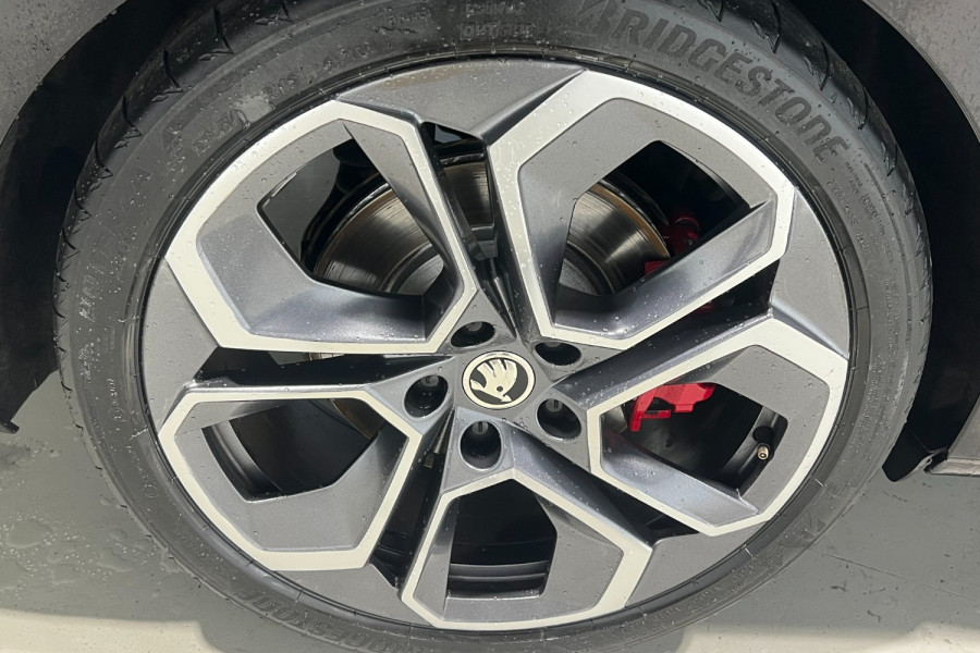 2022 Skoda Octavia NX RS Sedan Image 22