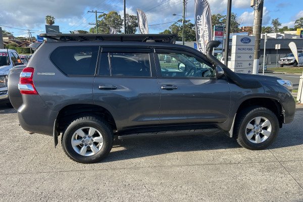 2016 Toyota LandCruiser Prado GDJ150R GXL SUV Image 7