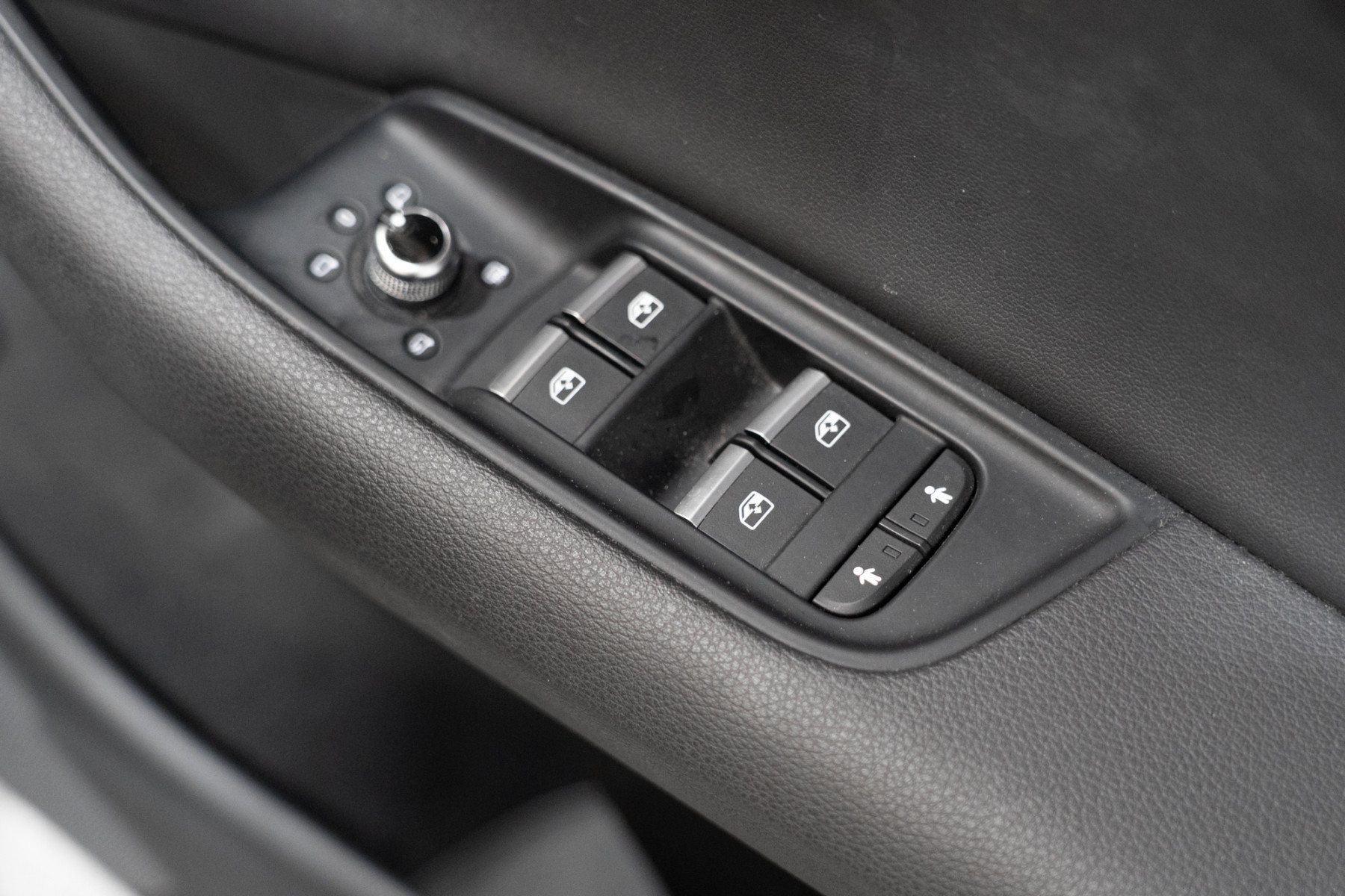 2020 Audi Q7 45 Tdi Quattro SUV Image 12