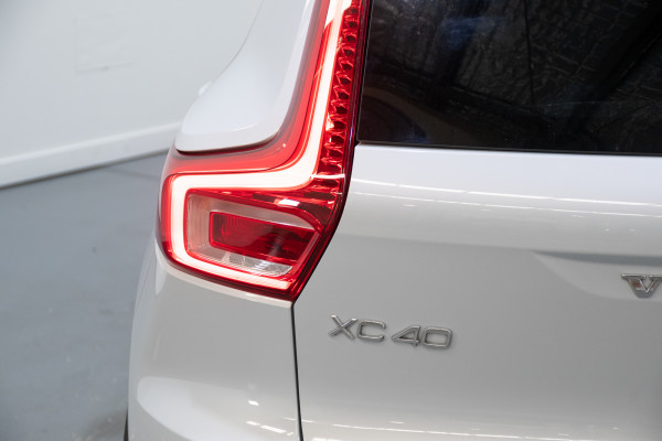 2022 Volvo XC40 XZ Recharge Pure Electric SUV Image 11