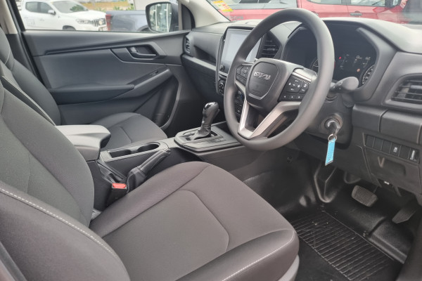 2026 Isuzu D-MAX RG SX Cab Chassis Image 9