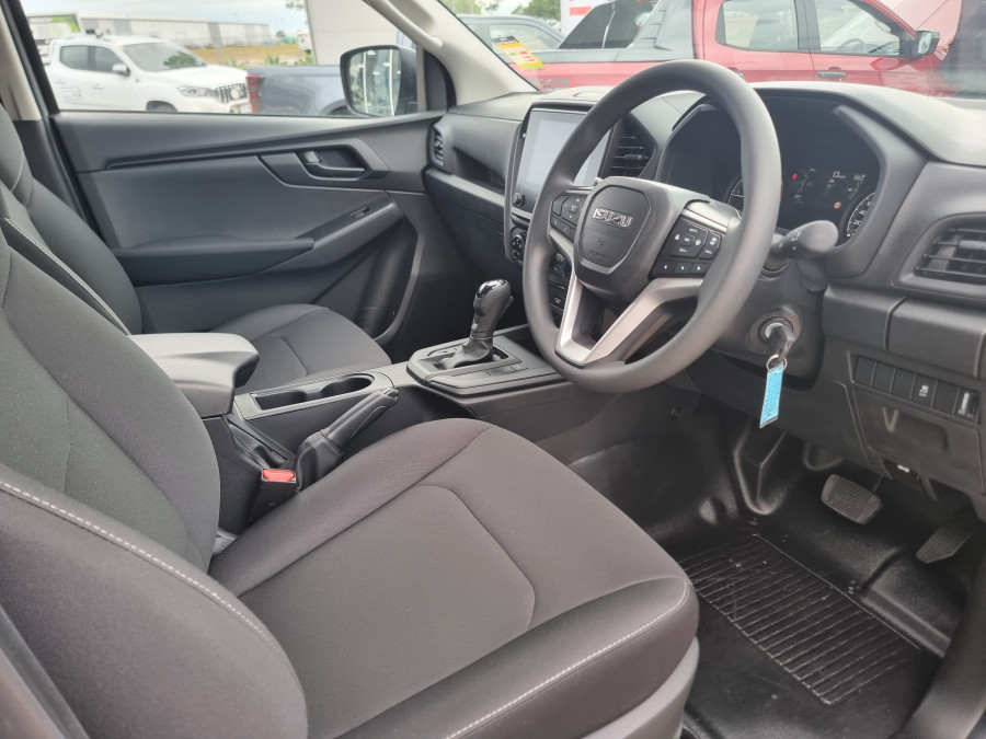 2026 Isuzu D-MAX RG SX Cab Chassis Image 9