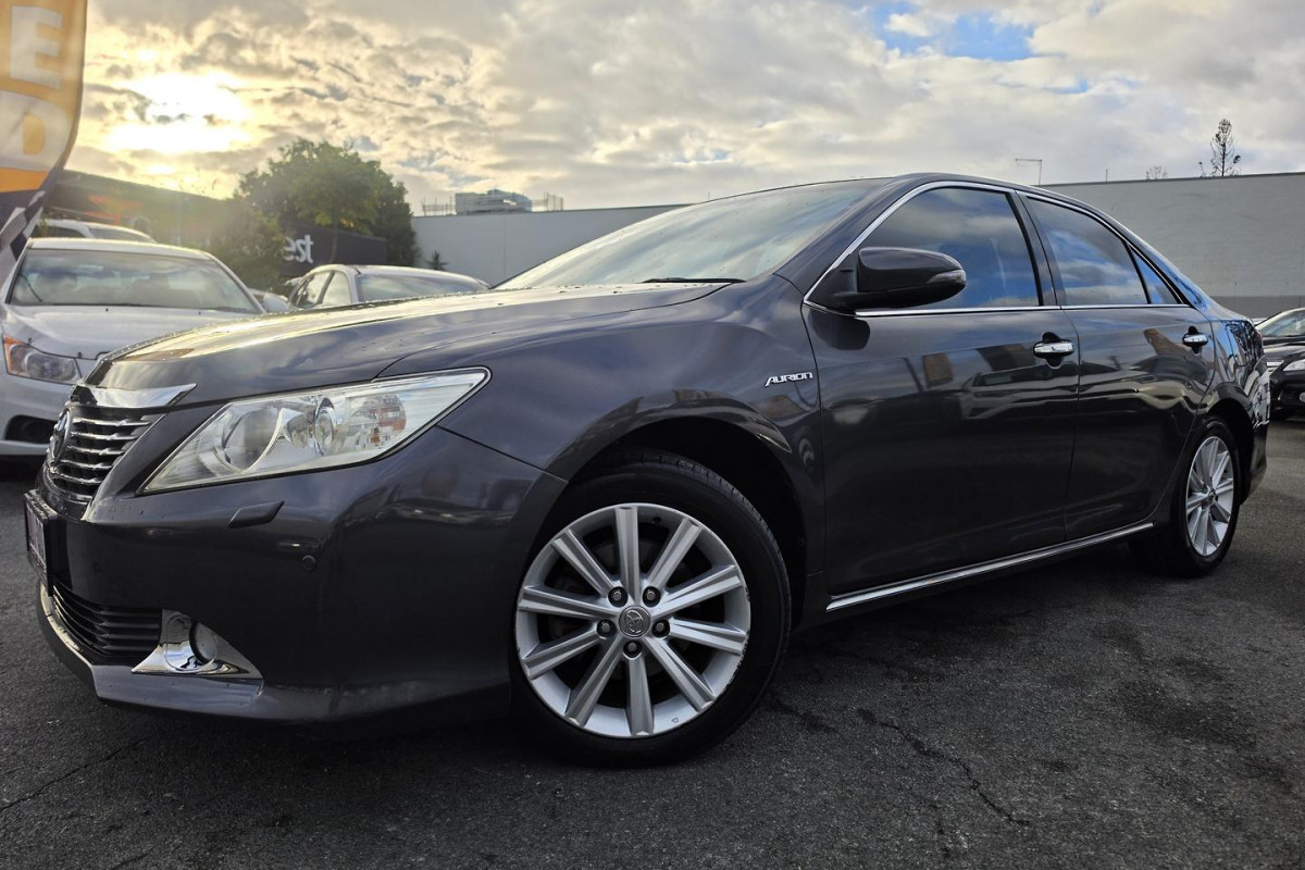 2014 Toyota Aurion GSV50R Presara Sedan