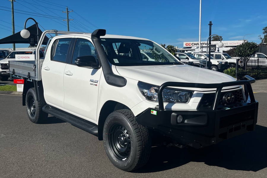 2025 MY24 Toyota HiLux GUN126R SR 4x4 FARM PACK Cab Chassis Image 11