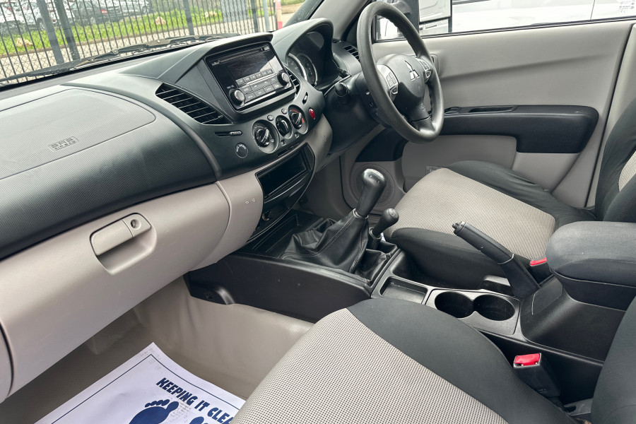 2014 MY15 Mitsubishi Triton MN GLX Ute Image 6