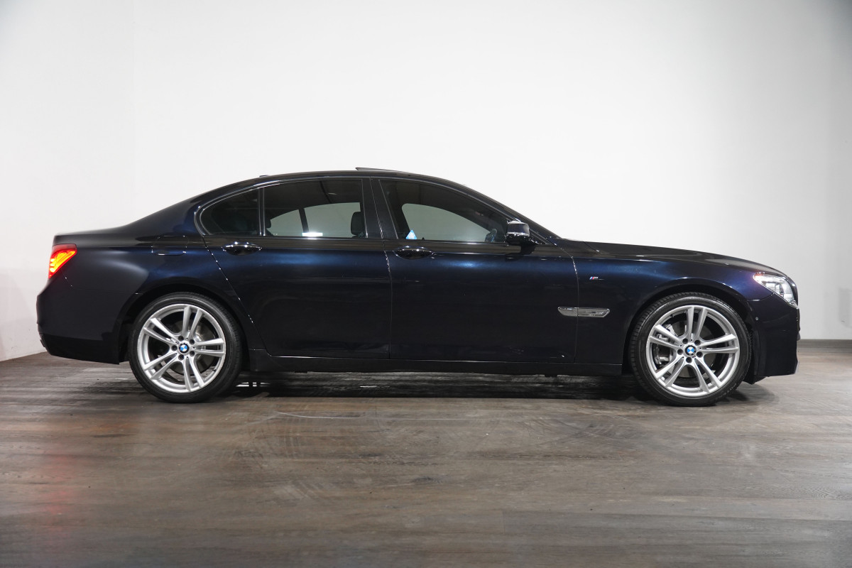 2015 BMW 7 40i Sedan Image 4