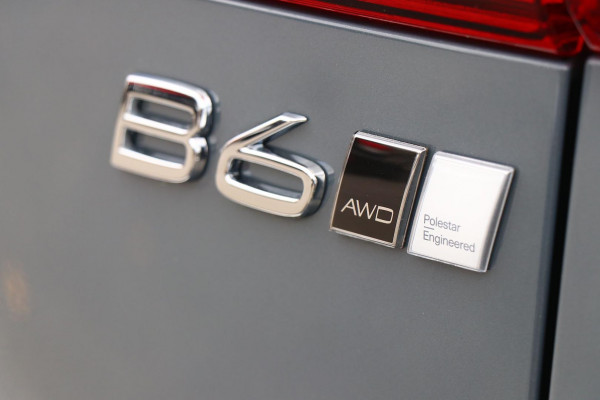 2021 MY22 Volvo XC60  B6 R-Design Suv Image 5