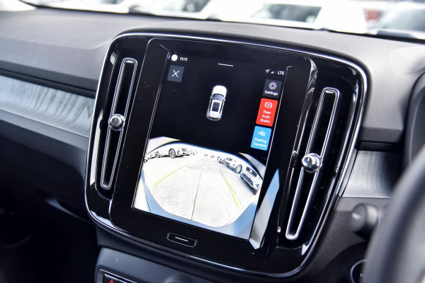 2024 MY25 Volvo XC40 XZ Plus B4 SUV Image 9