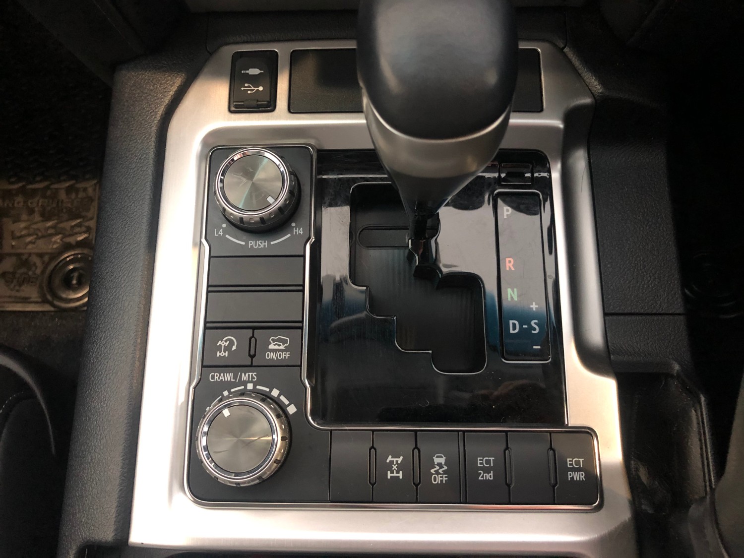 2018 Toyota Landcruiser VDJ200R VX SUV Image 22