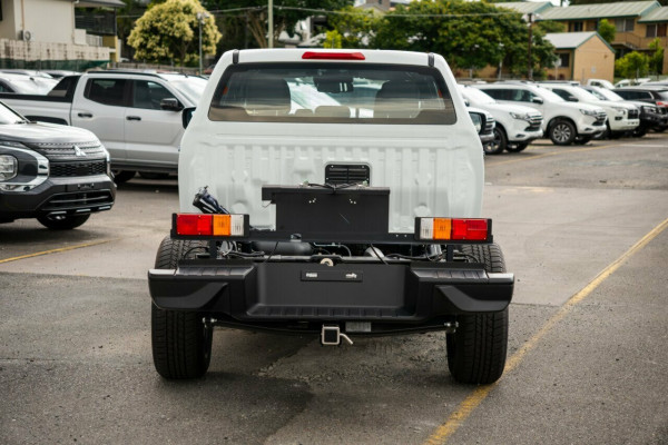 2026 MY25.5 Isuzu D-MAX RG LS-U Cab Chassis Image 3