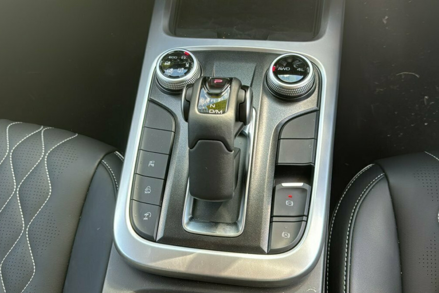 2023 GWM Tank 300 P01 Lux Hybrid SUV Image 13