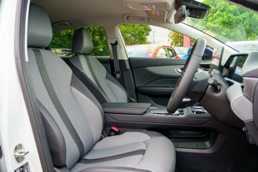 2026 MG MG4 AH4E Essence 64 Hatch Image 18