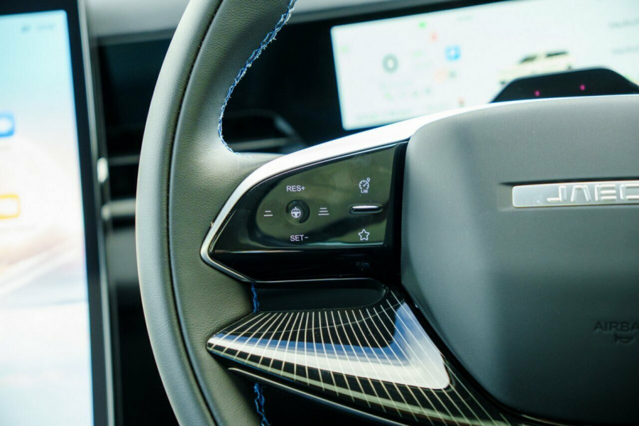 2026 Jaecoo J5  EV Summit SUV Image 12
