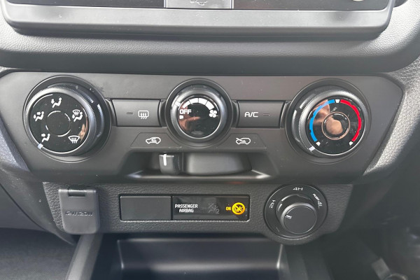 2026 MY25.5 Isuzu D-MAX RG SX Cab Chassis Image 18