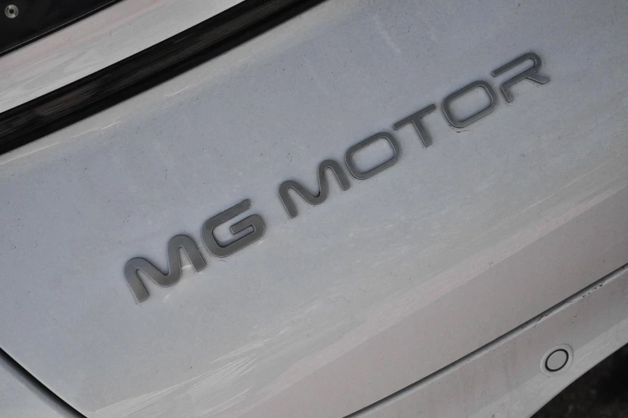 2026 MY25 MG IM5 P12L Performance Hatch Image 9