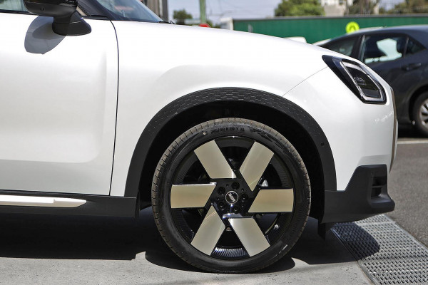 2025 MINI Countryman U25 S Favoured SUV image 5
