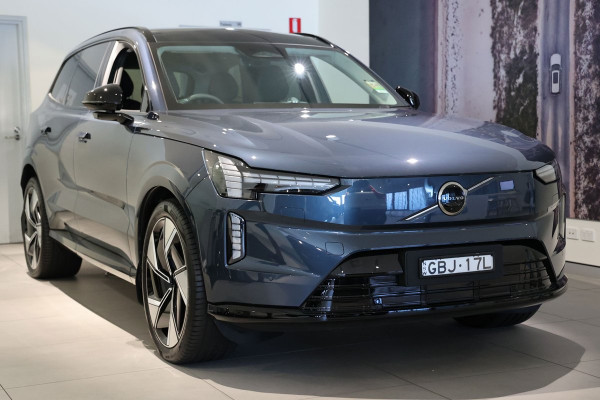 2026 Volvo EX90  Ultra Twin Motor Performance SUV Image 5