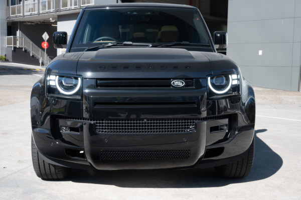 2026 Land Rover Defender L663 110 D350 X-Dynamic HSE SUV image 4
