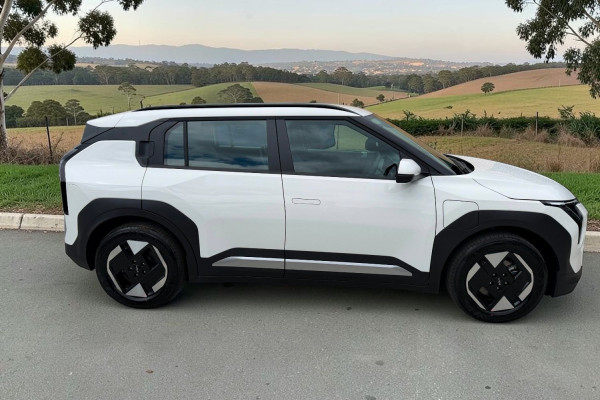 2026 MY27 Kia EV3 SV Air Standard Range SUV Image 2
