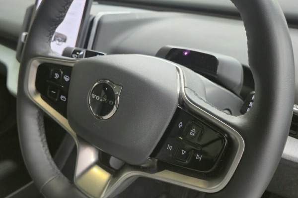 2025 Volvo EX30  Twin Motor Performance Ultra SUV Image 11