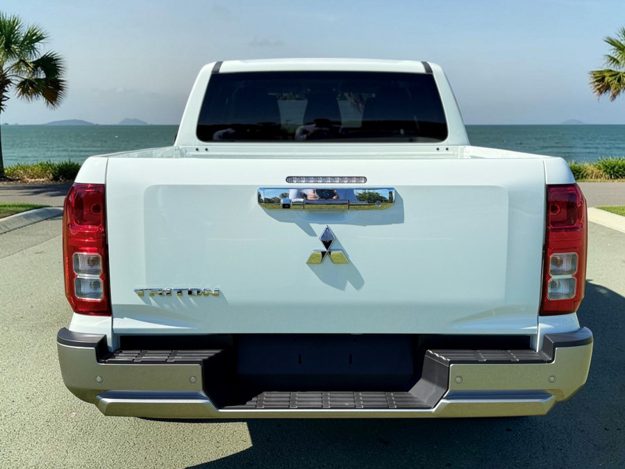 2026 Mitsubishi Triton MV GLX+ Ute Image 5
