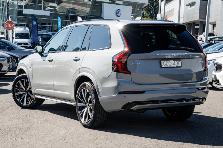 2026 Volvo XC90 L Series Plus T8 Plug-in Hybrid Dark SUV Image 2