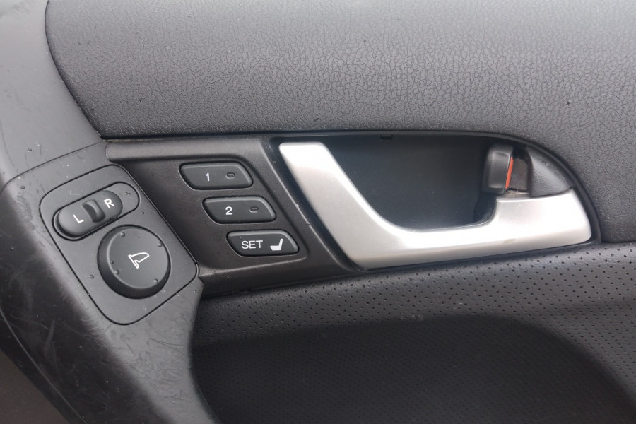 2012 Honda Accord Euro 8th Gen Luxury Sedan Image 20