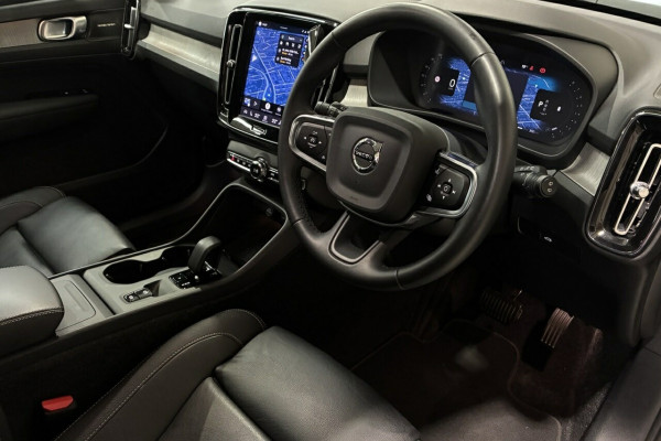 2025 Volvo XC40 XZ Plus B4 SUV Image 13