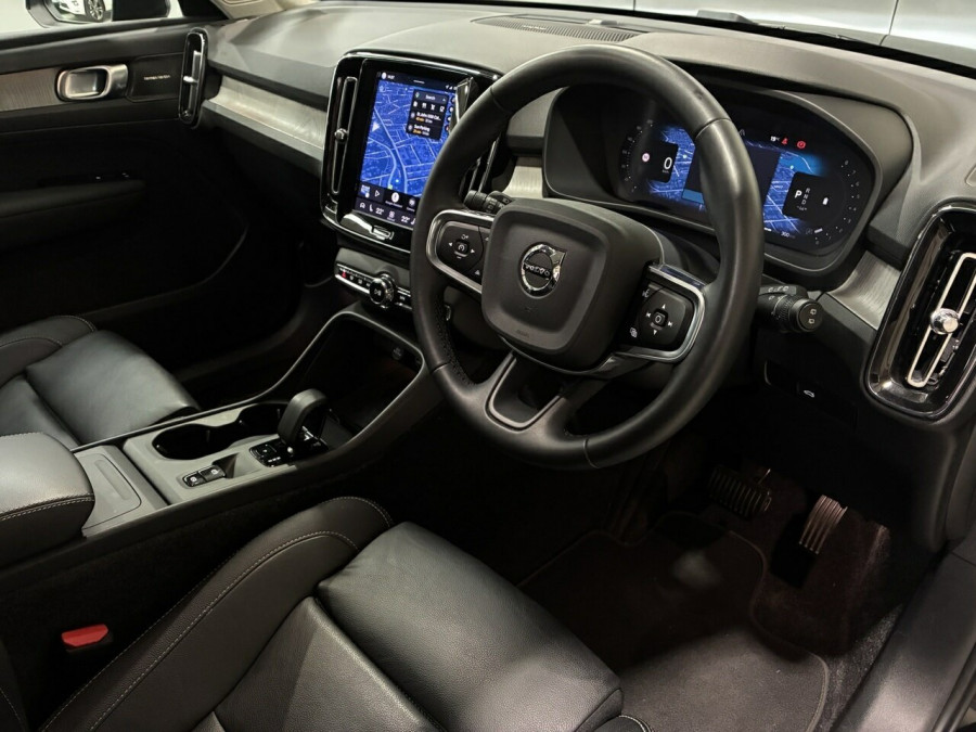 2025 Volvo XC40 XZ Plus B4 SUV Image 13