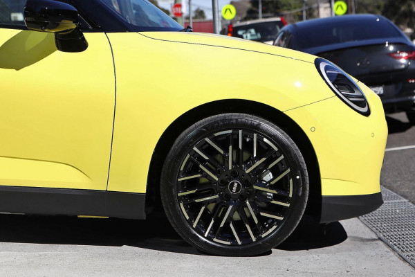 2026 MINI Cooper J01 SE Favoured Hatch image 20