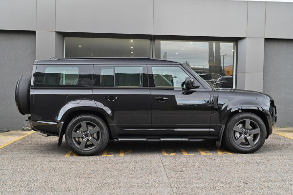 2025 MY26 Land Rover Defender L663 130 D350 X-Dynamic SE SUV image 5