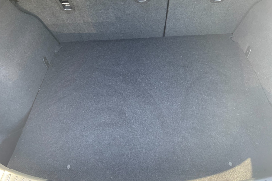 2015 Mazda 3 BM5476 NEO Hatch Image 8