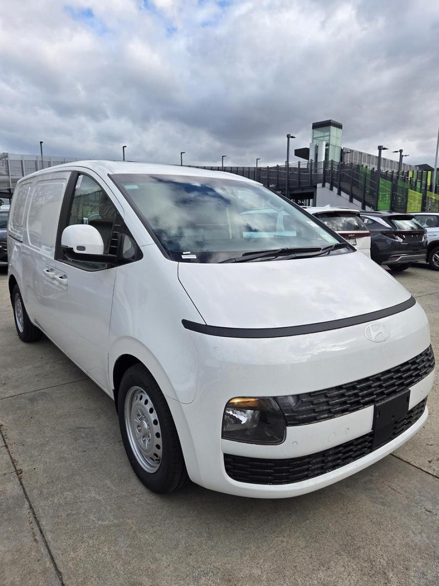 2026 MY27 Hyundai Staria Load US4.V4  Van Image 2
