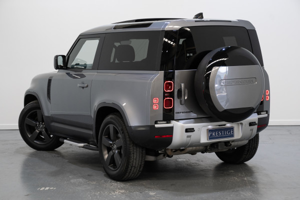 2023 Land Rover Defender L663 90 D250 S SUV image 9