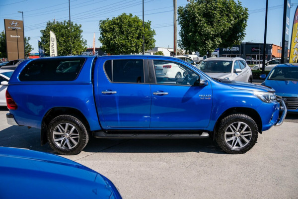2016 Toyota HiLux  SR5 Double Cab Pick Up Image 4
