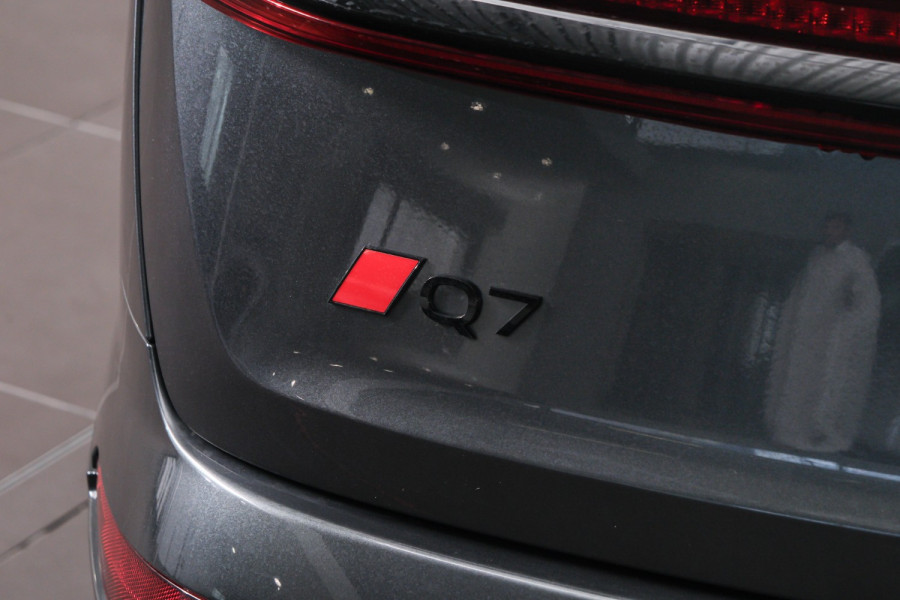 2026 MY25 Audi Q7 4M TFSI 250kW S line SUV