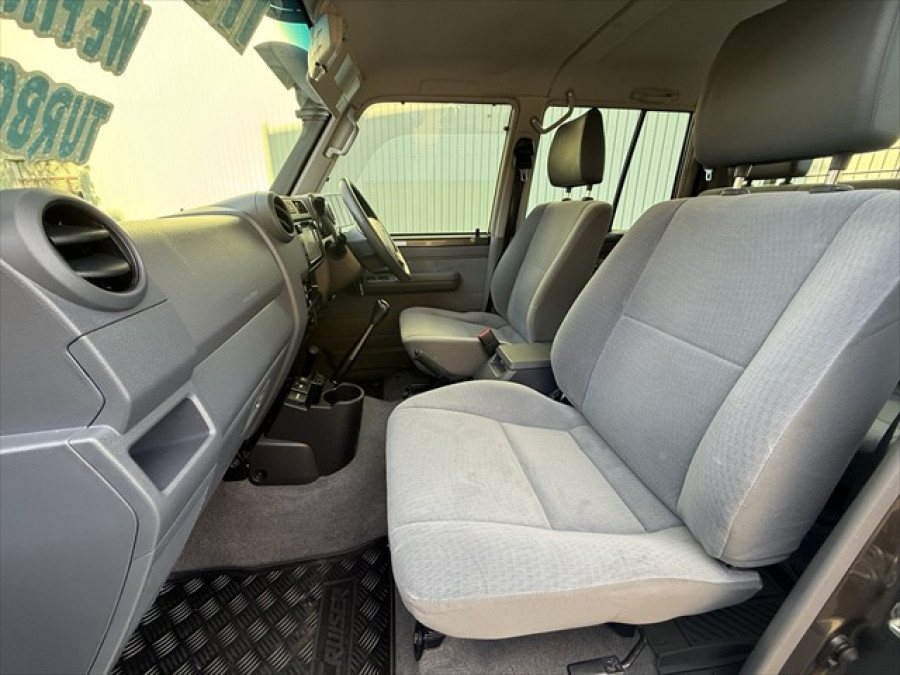 2022 Toyota LandCruiser VDJ79R GXL Cab Chassis Image 14